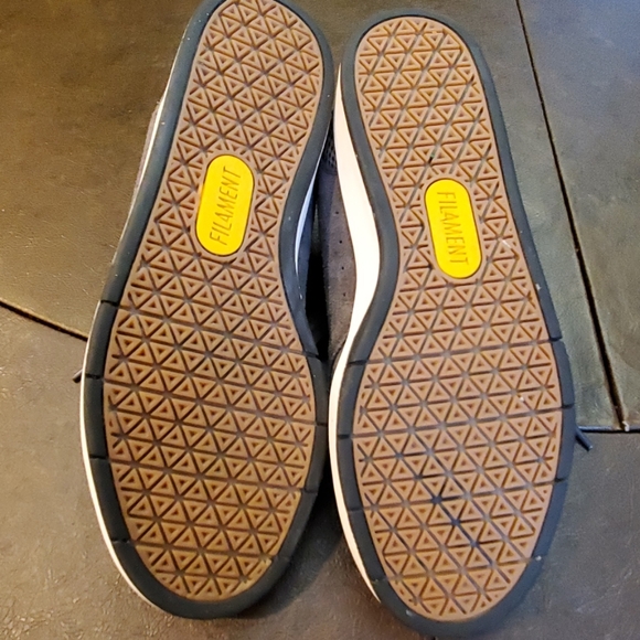 Men's grey suede sneakers size 10.5 never worn - Picture 5 of 5